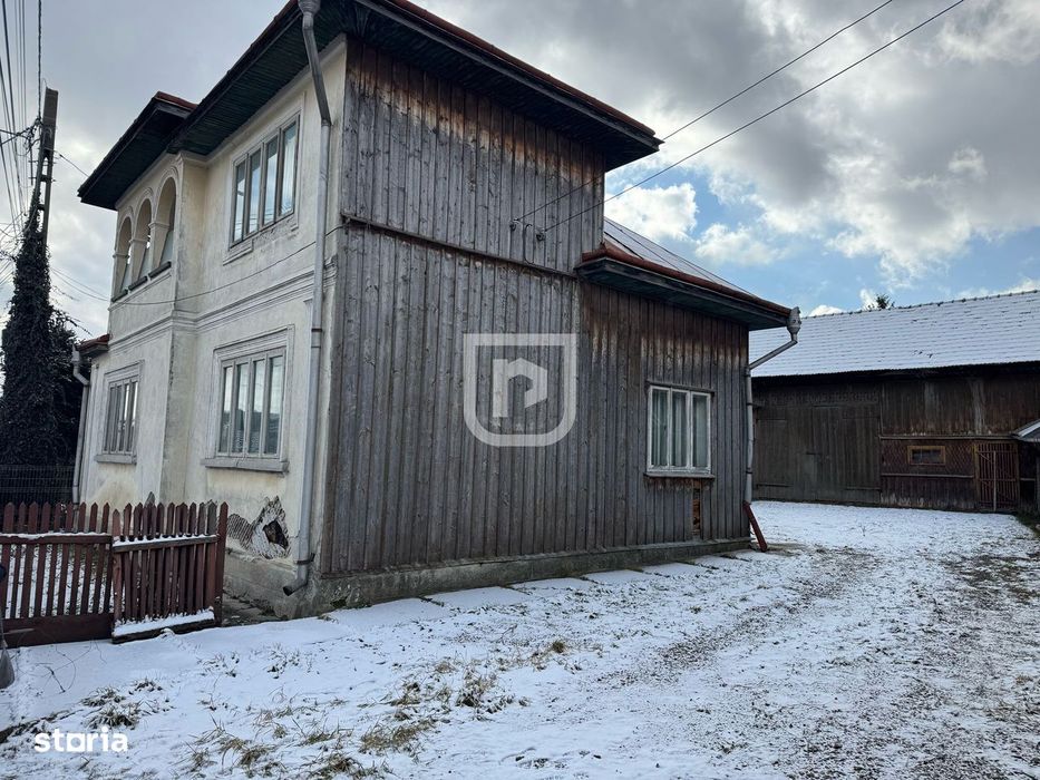 De vanzare casa, atelier fierarie, 4 anexe - 2507 mp in Manastirea Hum