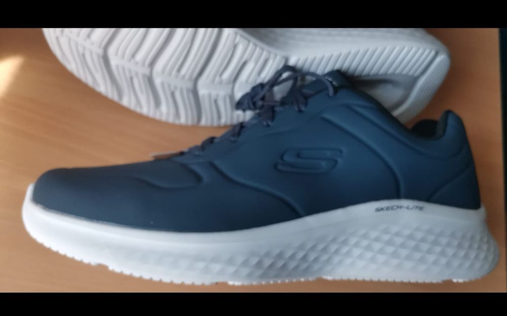 Pantofi Skechers măsura 42