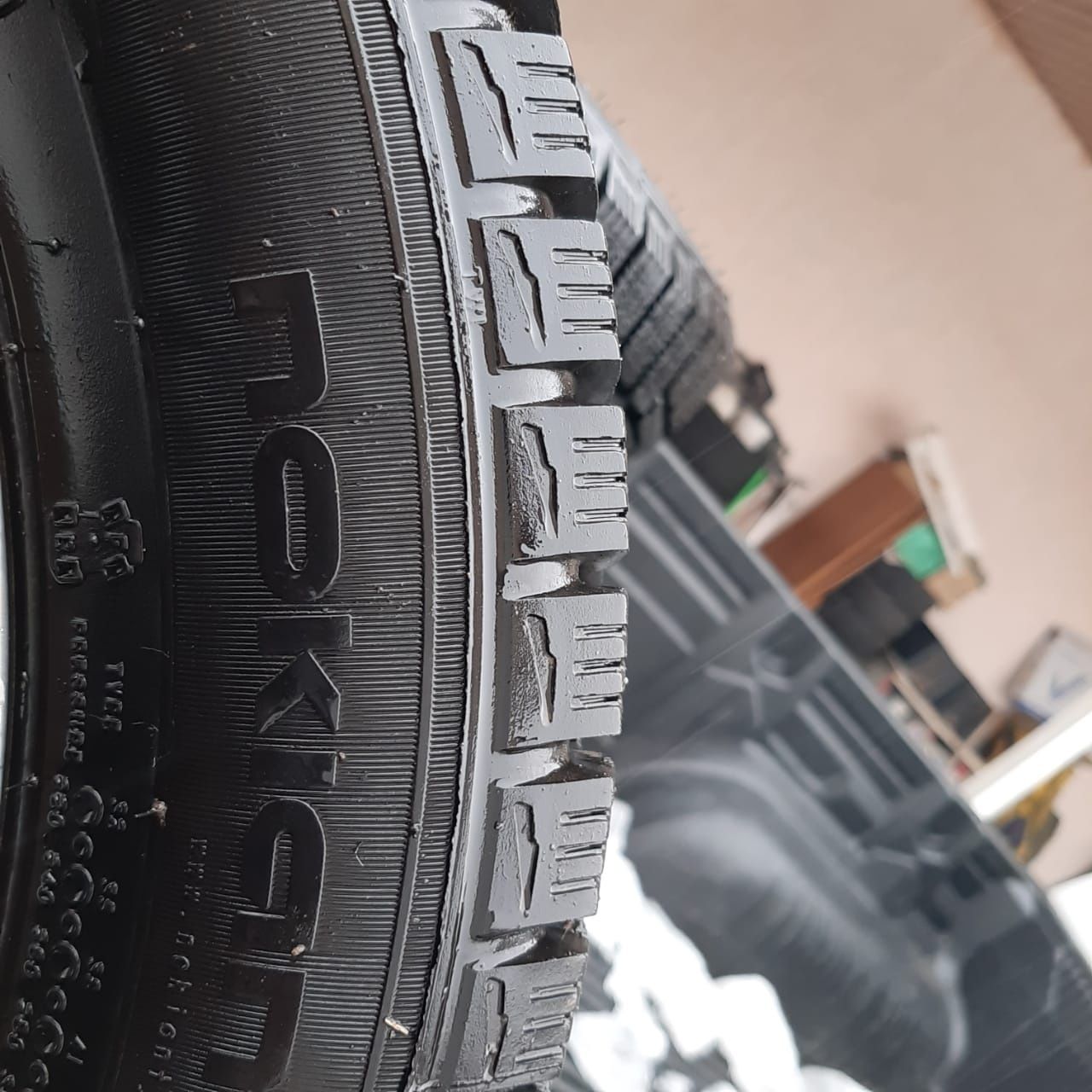 Шины зима Нокиа.Nokian