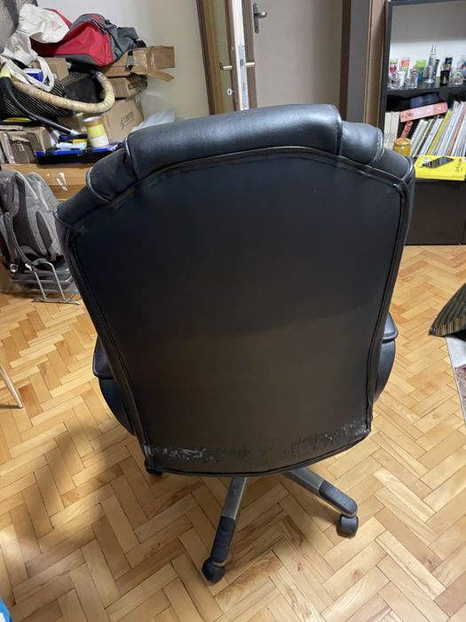 Черен кожен офис стол