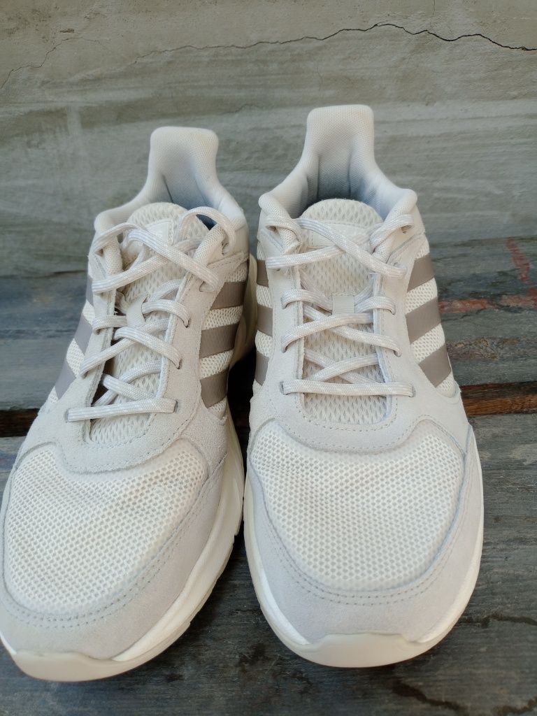 Маратонки Adidas номер 40 1/2