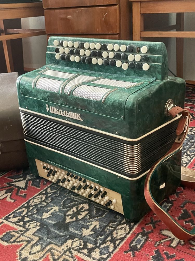 Продам баян “Школьник” (СССР)