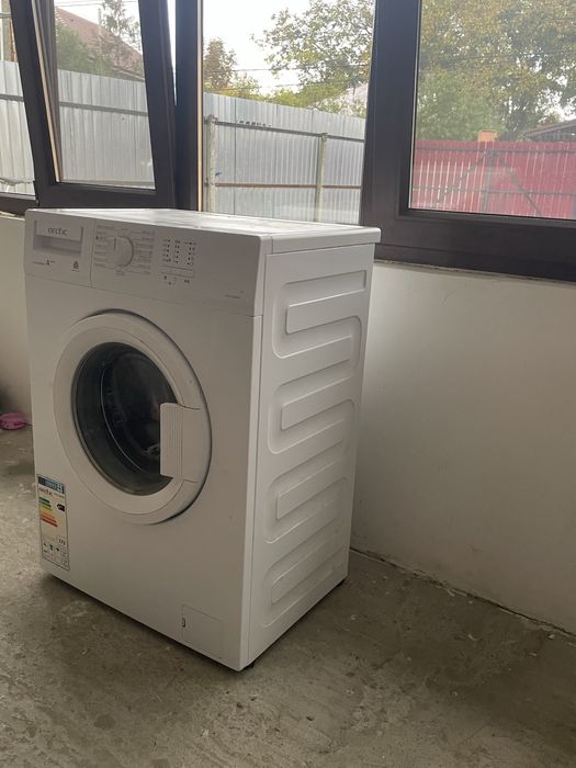 Vand masina  de spalat noua fac si schimburi  cu tlf boxe