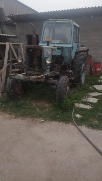 Срочно продам Трактор  1990года
