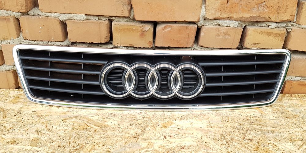Grila Capota Audi A6 4B C5 Cod: 4B0853651B