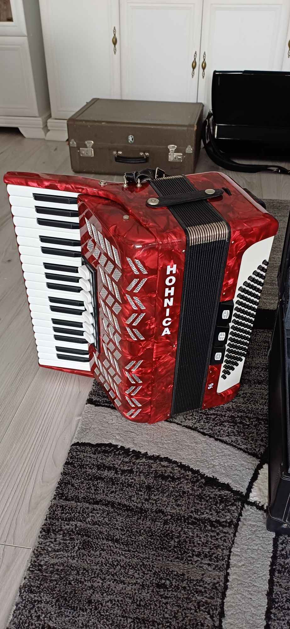 Acordeon Hohner 96 basi