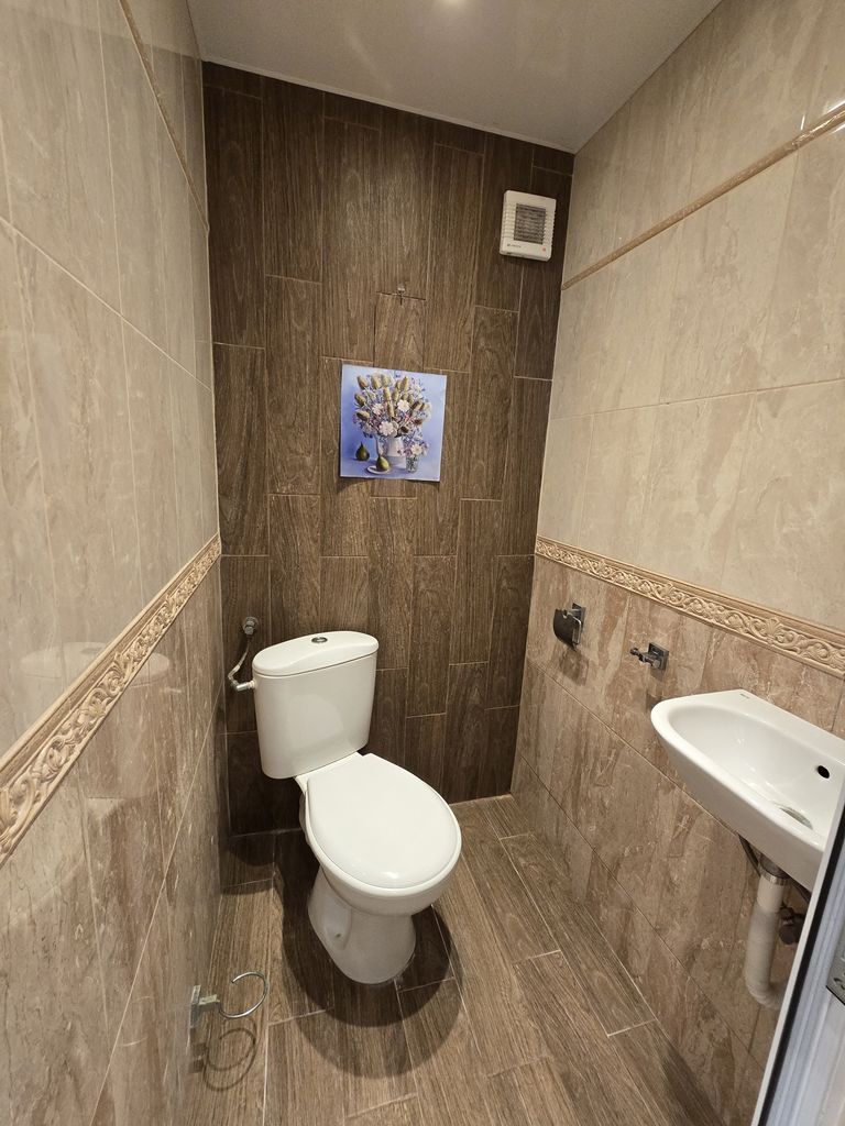 Продава се Четиристаен апартамент в Хасково, Любен Каравелов - 96 кв.м за 1094 €/кв.м - Снимка #8