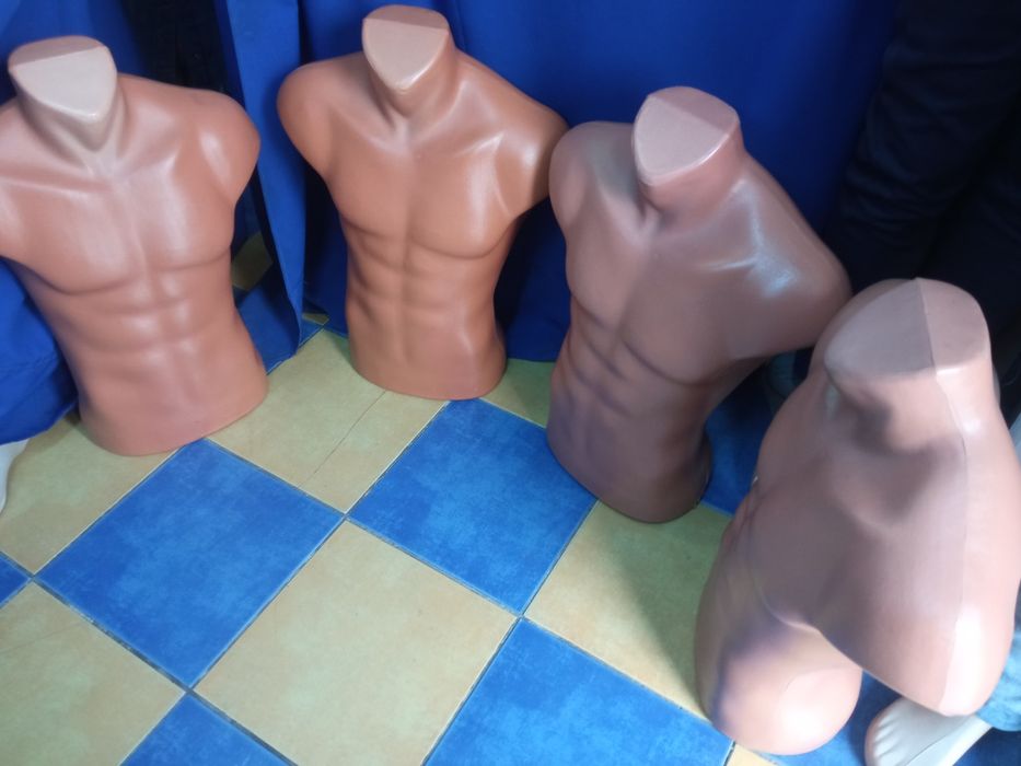 Busturi din plastic de barbati,pachet de 4 bucati