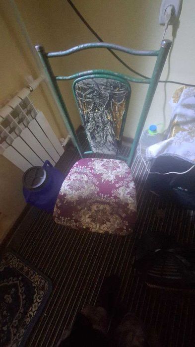 Kuylaklar va uy jihozlari sotiladi