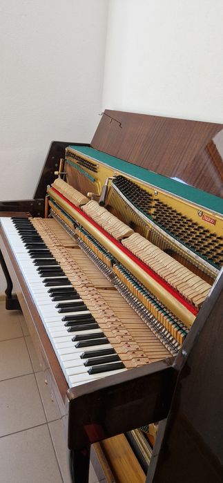 Servicii de acordaj/reconditionari pian/pianine