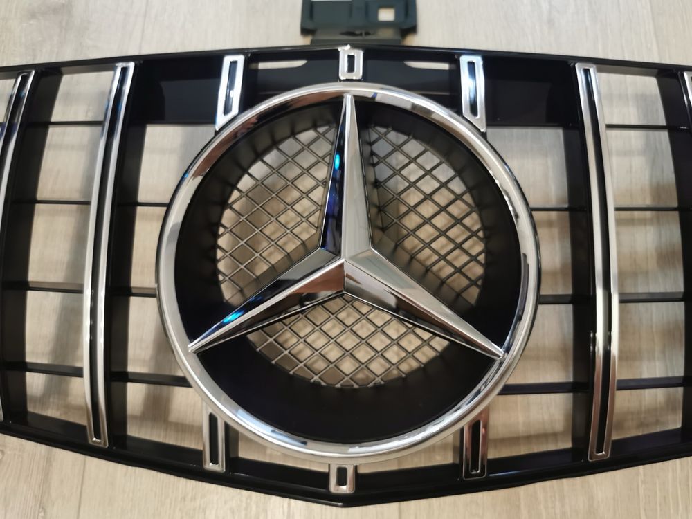 Решетка с емблема тип GT AMG за Mercedes W204