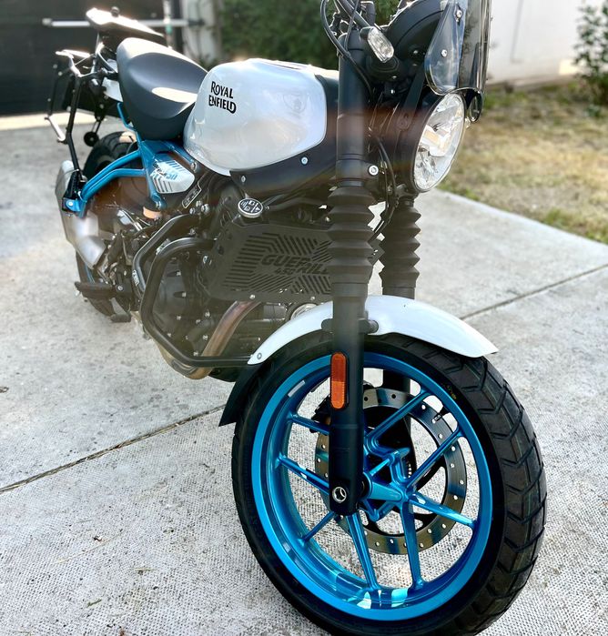 Motocicleta A2/A Royal Enfield Guerrilla 450 cc