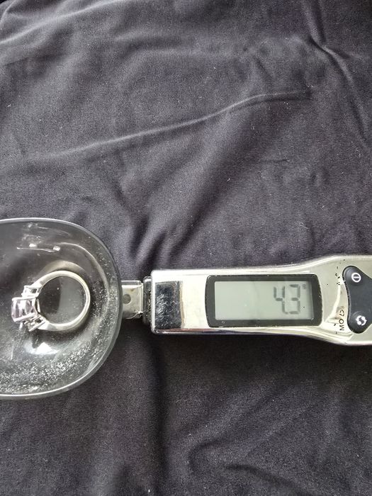 Inel masiv argint 925, piatră mare+2 laterale – model vintage elegant