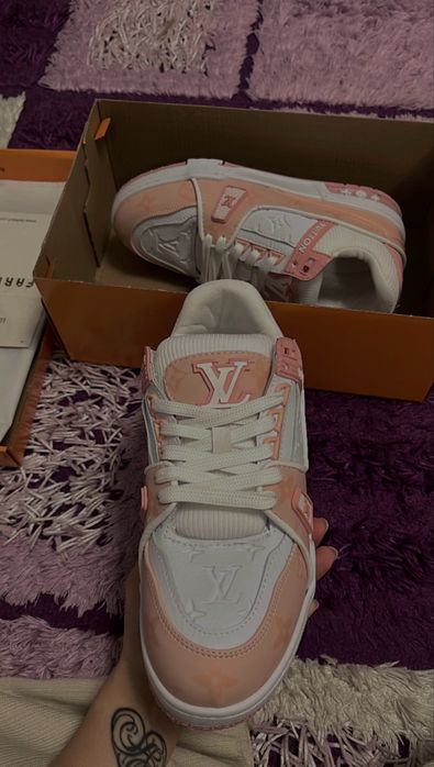 Adidasi louis vuitton marimea 39