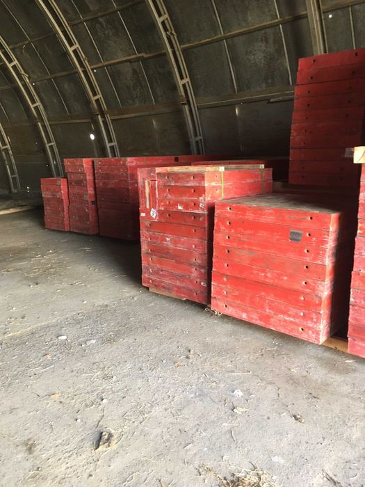 Опалубка стен, щиты, углы, 530м2, двутав. балки ,стойки б/у, продажа.