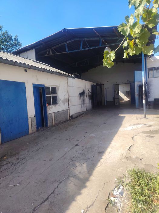 Промишлено помещение с къща, с. Болярци