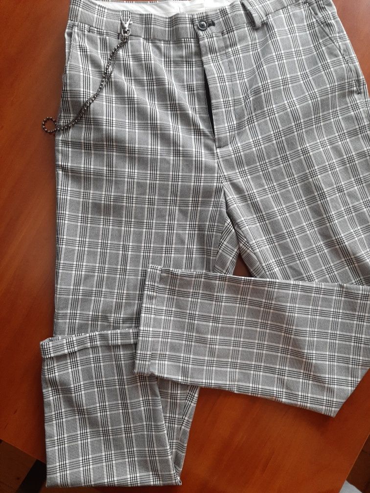 Pantaloni in carouri, Zara