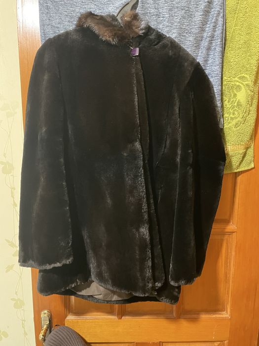 Шуба бобровая, капюшон норка