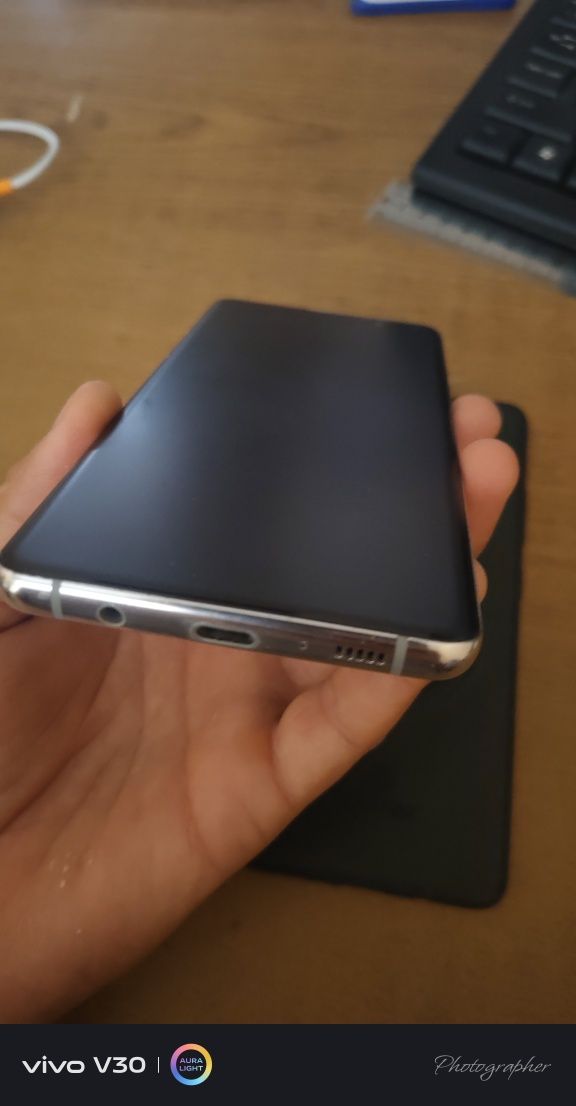 Samsung S10 5G.  512GB korea