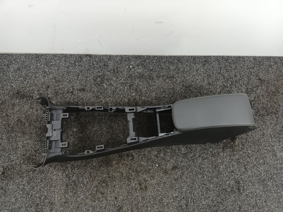 Dezmembrez Cotiera de pe Renault LAGUNA 3 2008-2015