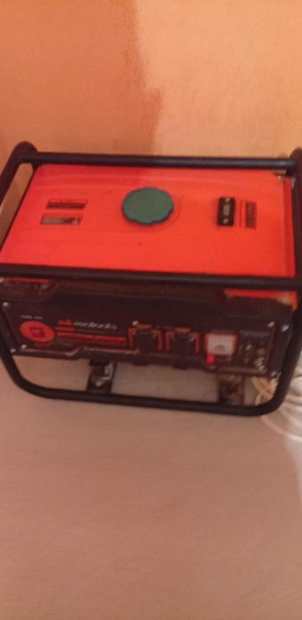 Vând generator 220 volți