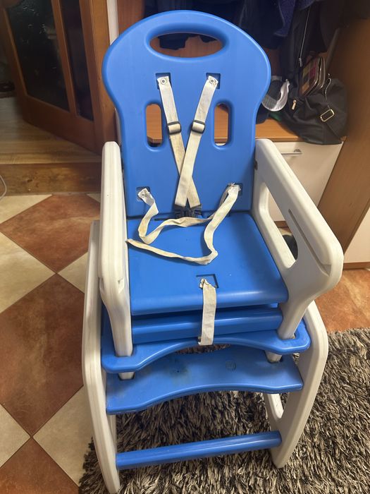 Scaunul de masa multifunctional Juju Eat&Play