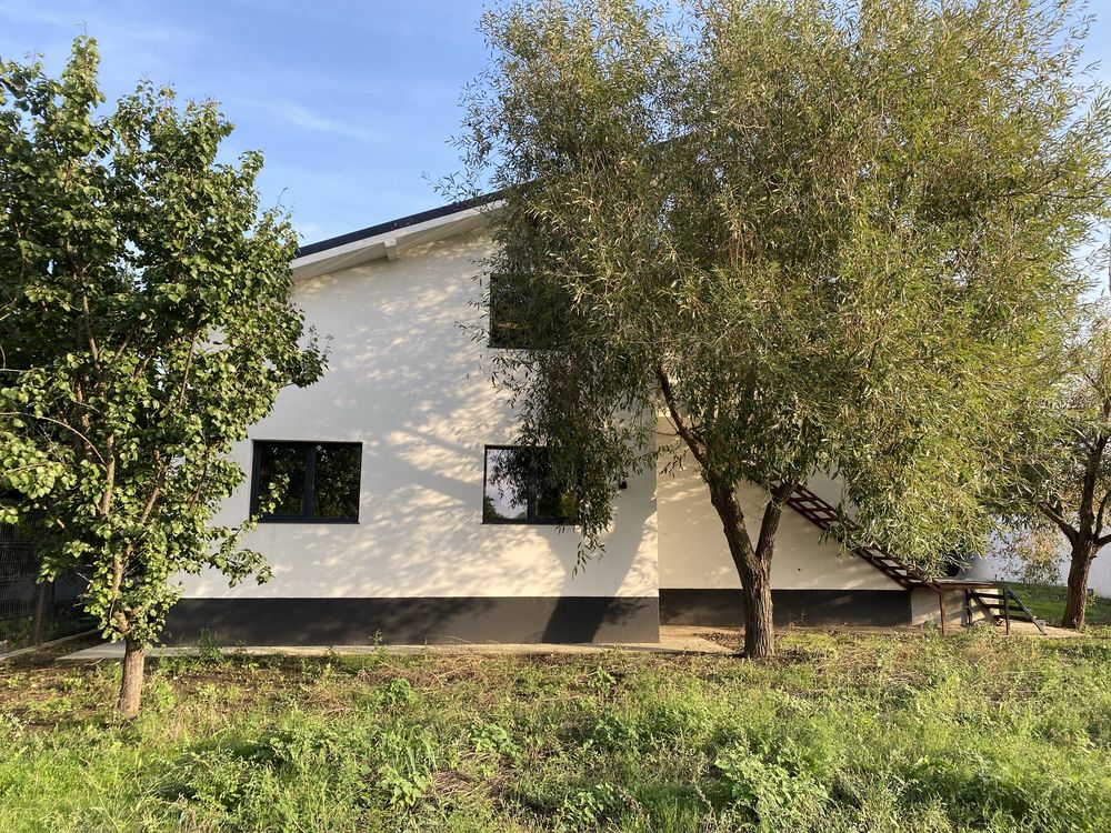 Proprietar: Casa de vânzare ,racordata la toate utilitatile !
