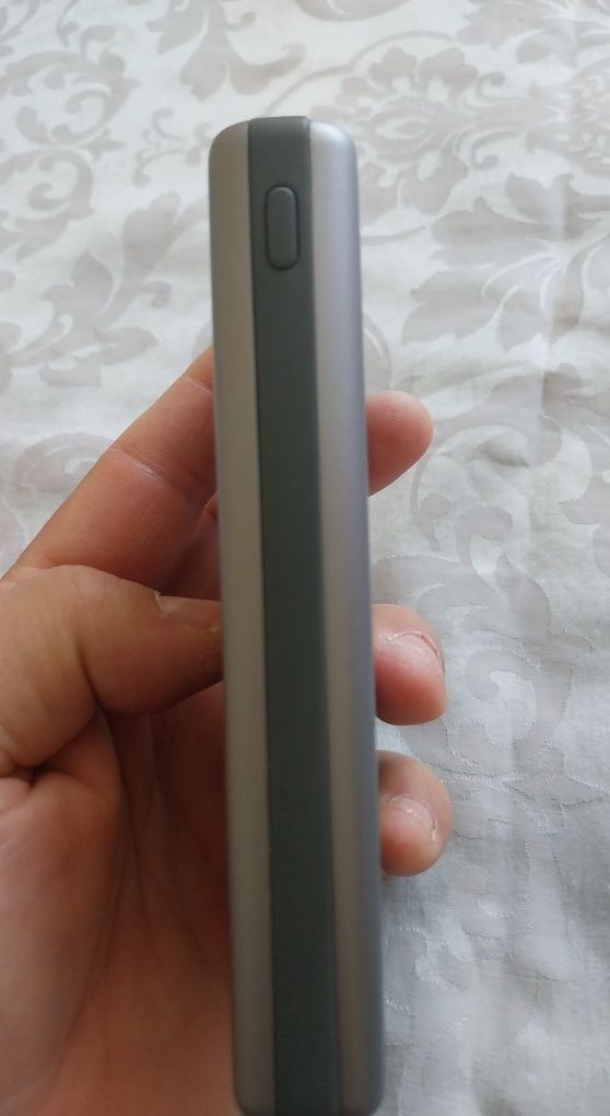 Acumulator extern varta 57982 fast energi 15000 mAh. 200lei
