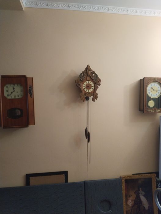 Часы настенные "кукушка, янтарь.на ходу.