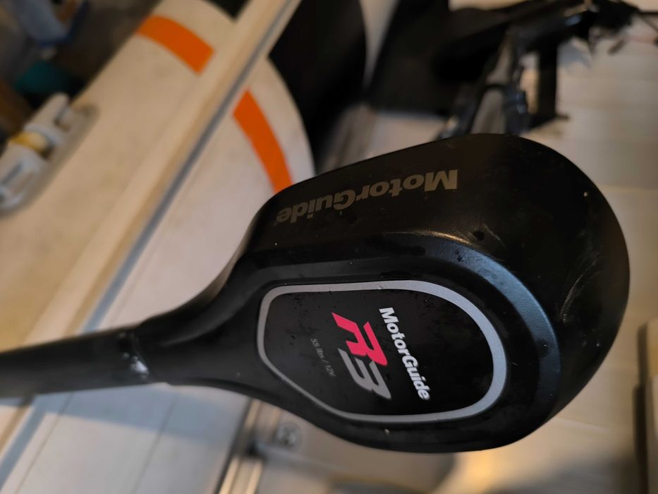 Продавам Лодка Зандер330