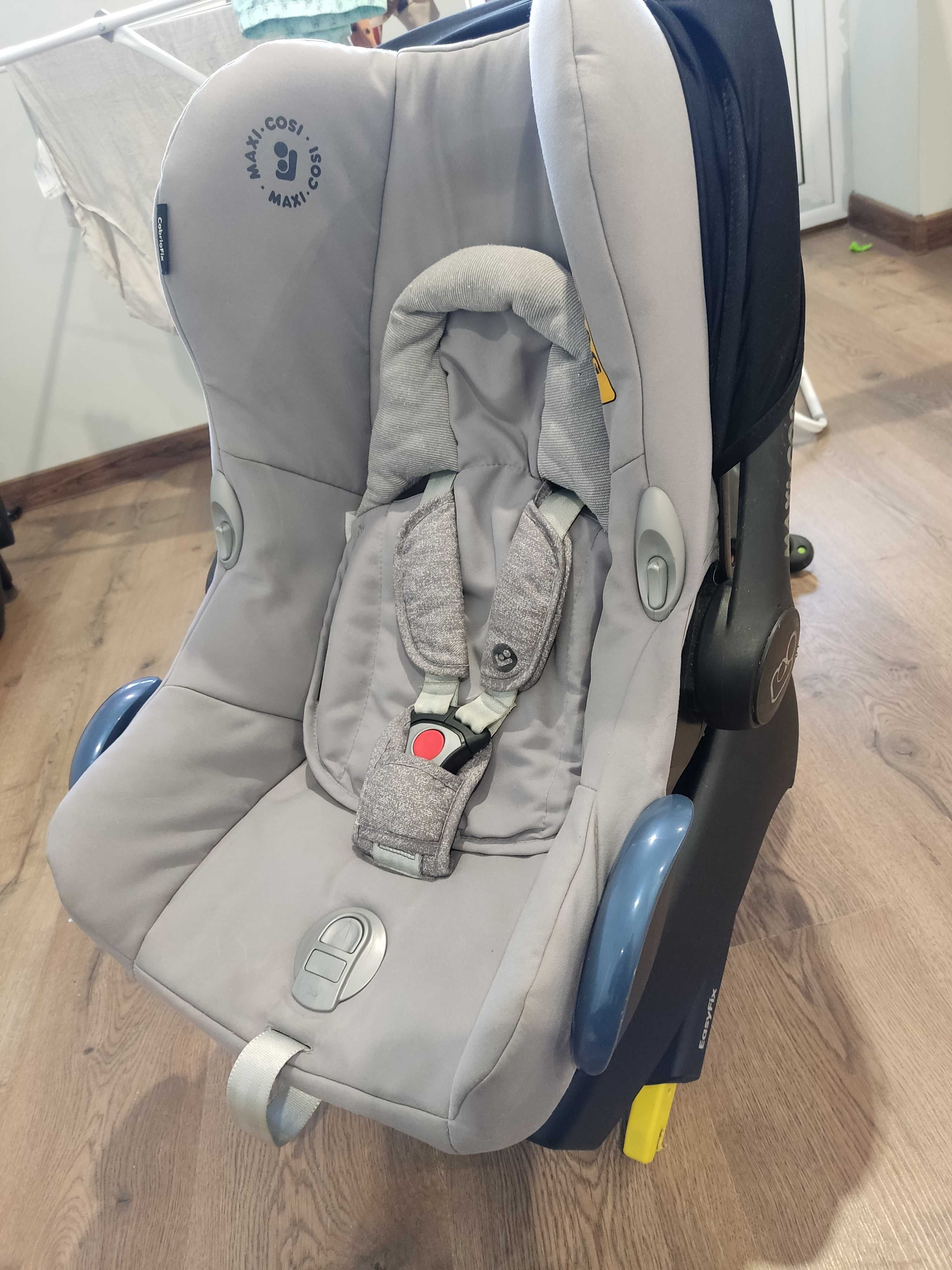 Столче за кола Maxi cosi Cabrio fix с включена основа/база (IsoFix)