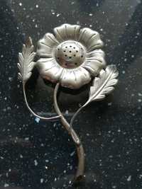Floare decorativa margaretă din Argint 830.