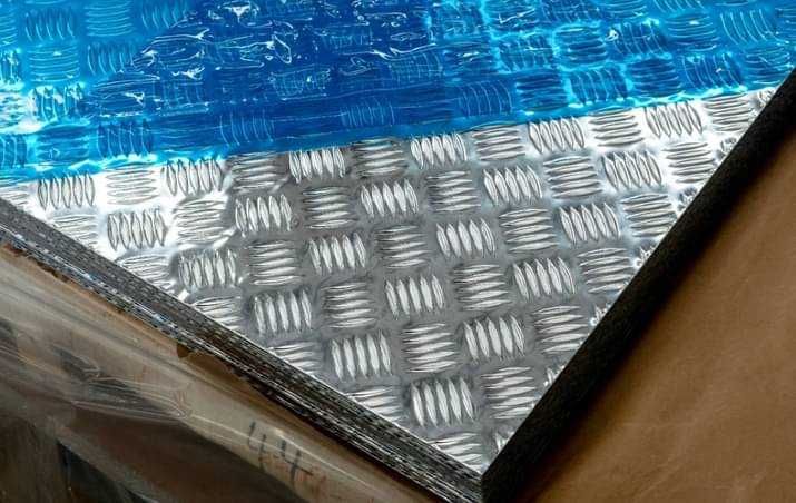 Tabla aluminiu striat sau lisa dreapta