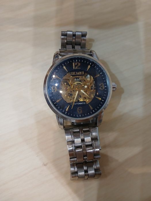 Часы продаются рабочие