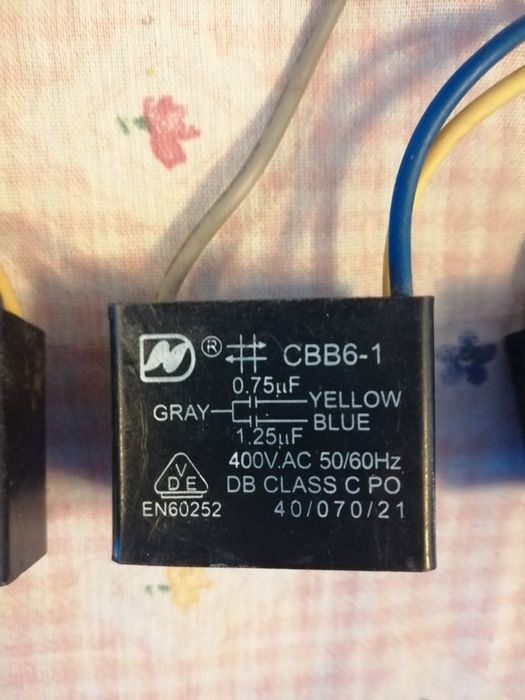 3 condensatori CBB 6-1 400 V 50/60 Hz 3 fire
