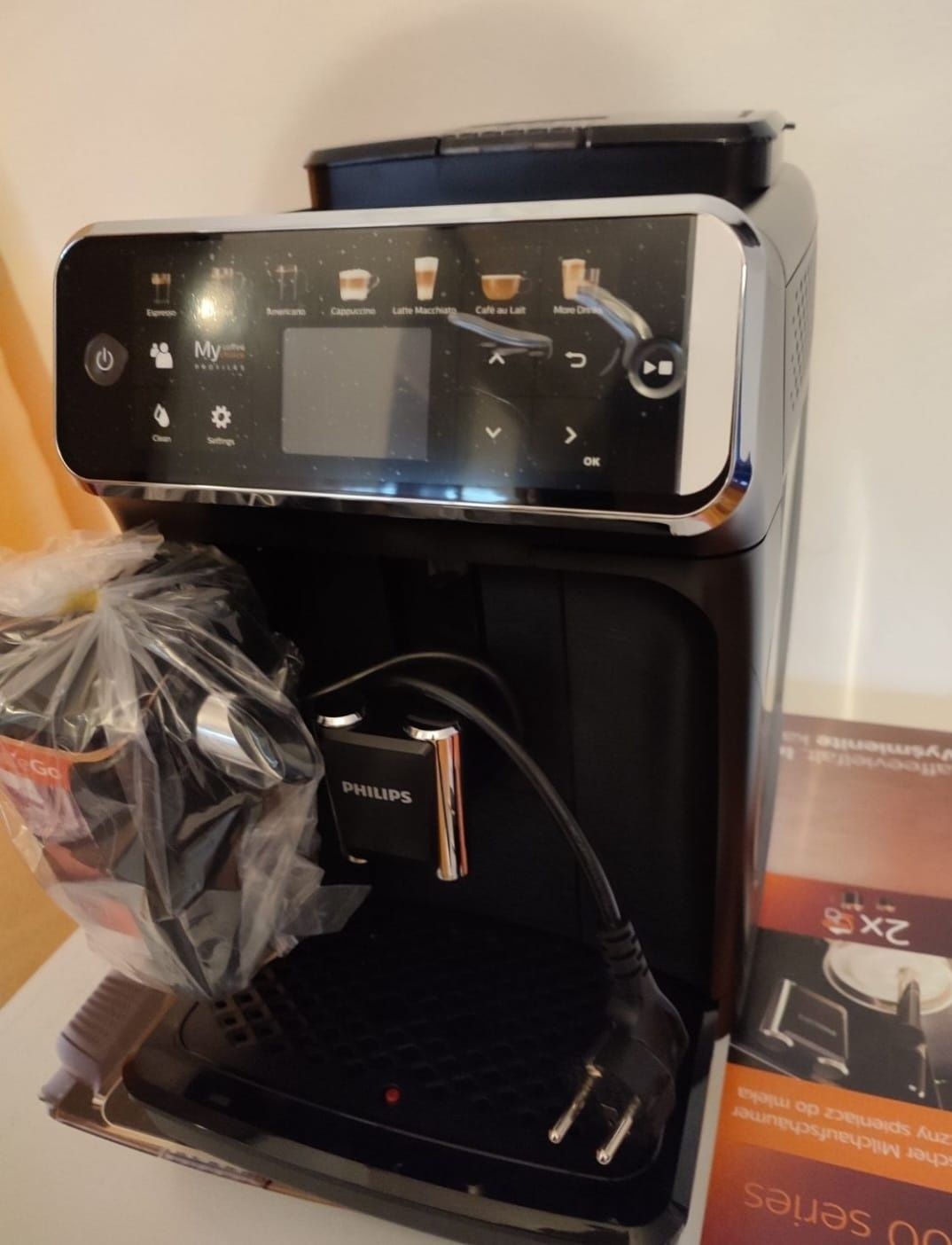 Espressor Philips LatteGo Seria 5400 în stoc seria 5500 Ep 5547 90