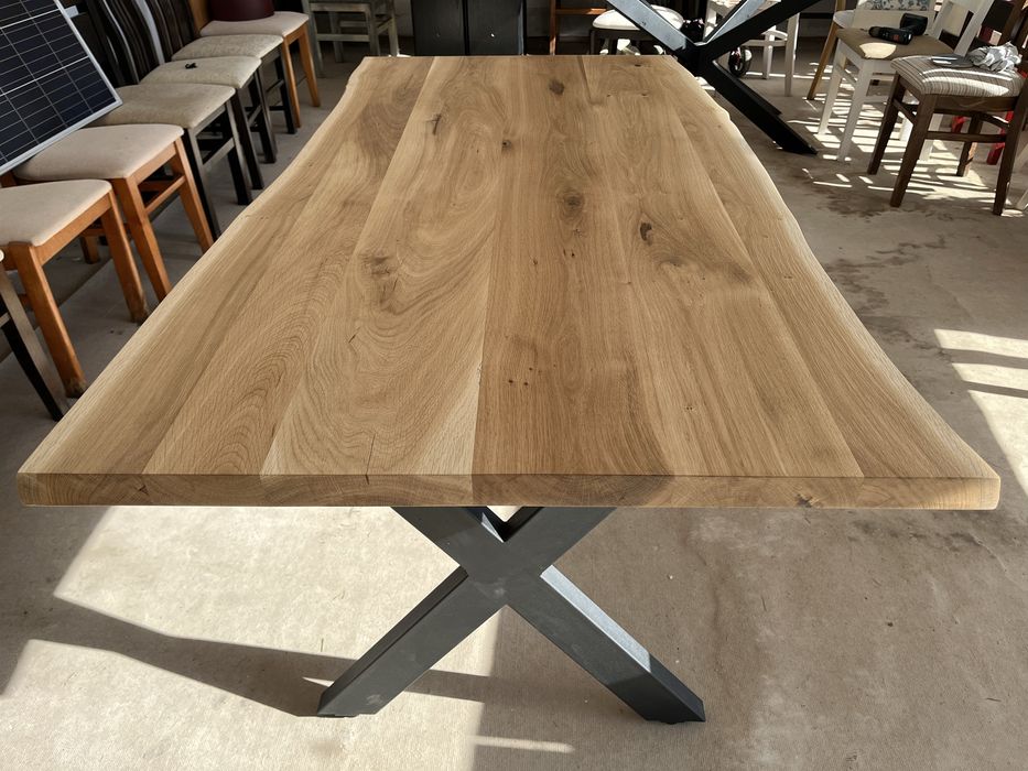 Трапезна маса от дъб с метални крака