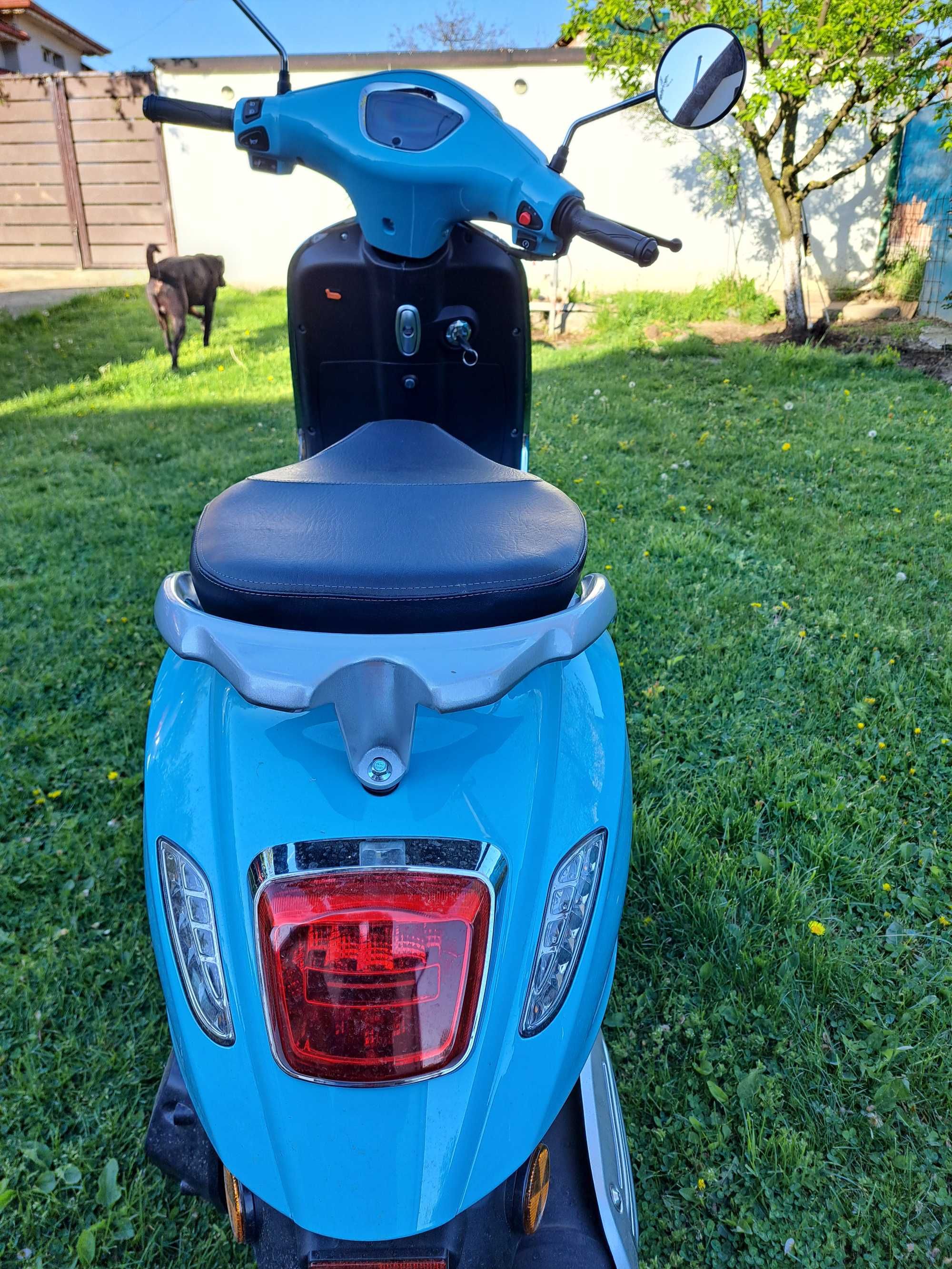 Vand scuter 50 cc pe injectie,euro 5