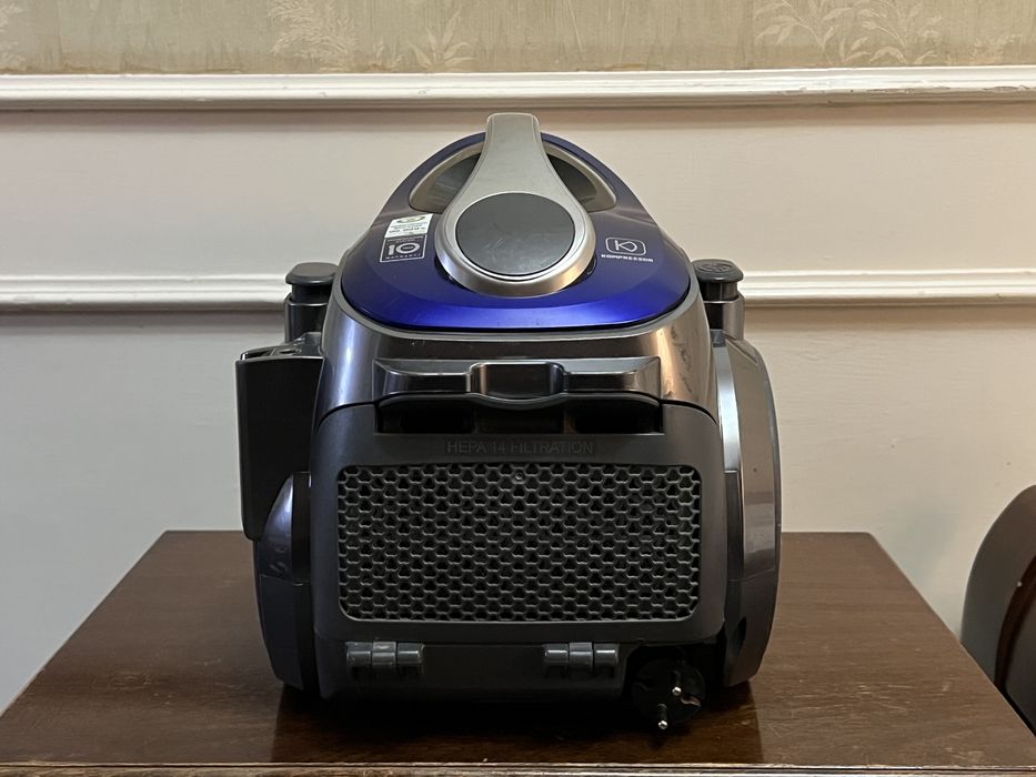 Пылесос LG VK89609HQ