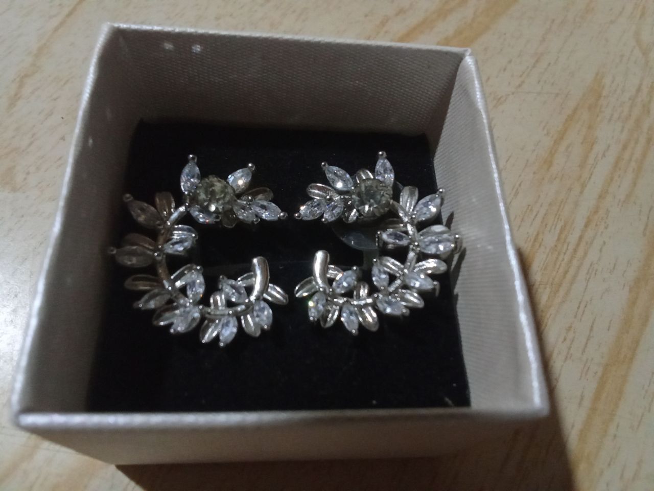 Серьги серебро продаются