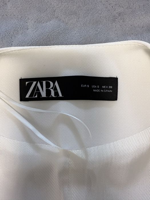 Vesta alba, Zara