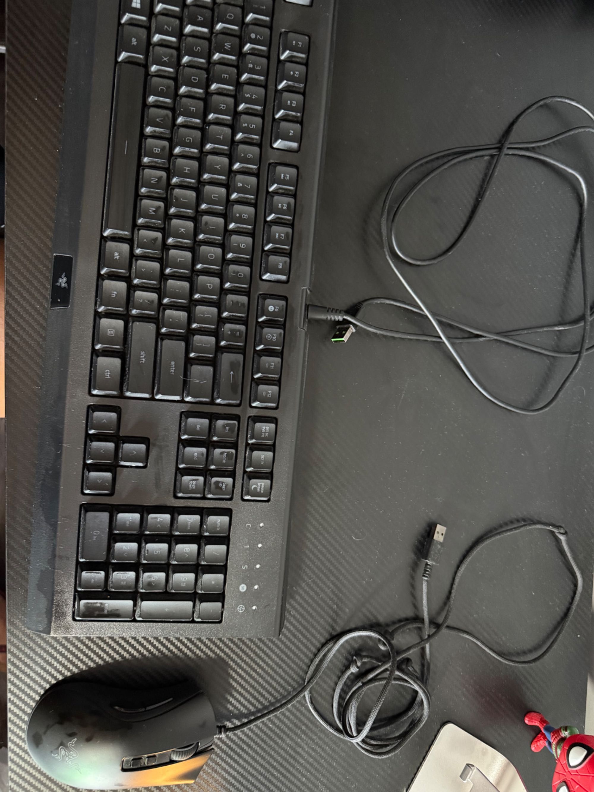 Клавиатура и мишка на Razer