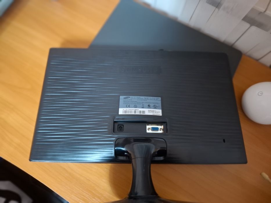 СПЕШНО! Продавам монитор на самсун