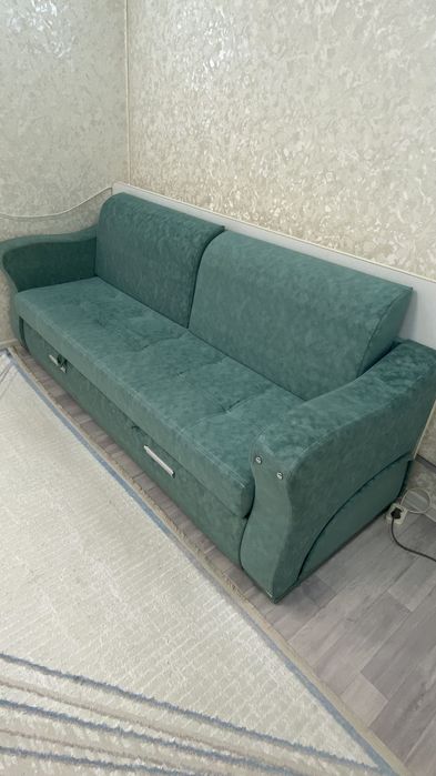 Продам диван трансформер со столом