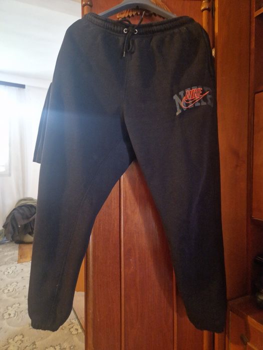 Vănd pantaloni de trening Nike Originali Noi
