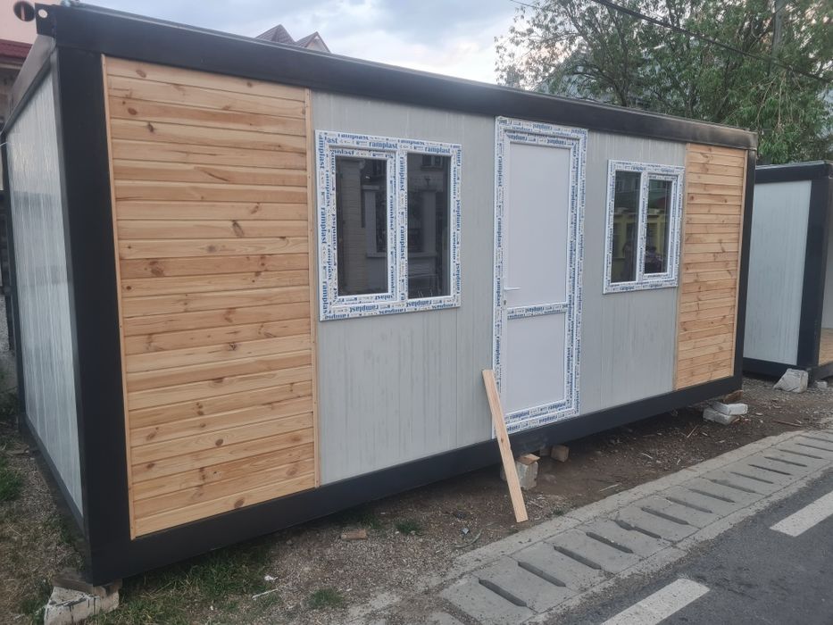 Vand containere trimit în toată țara fără avans