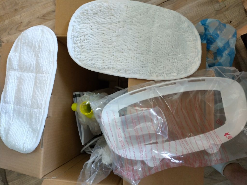 Rovus nano floor steamer