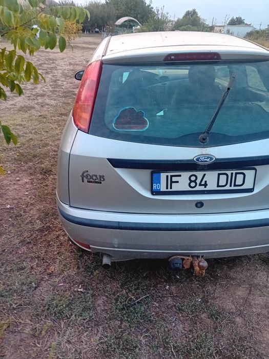 Vând Ford focus an 2002