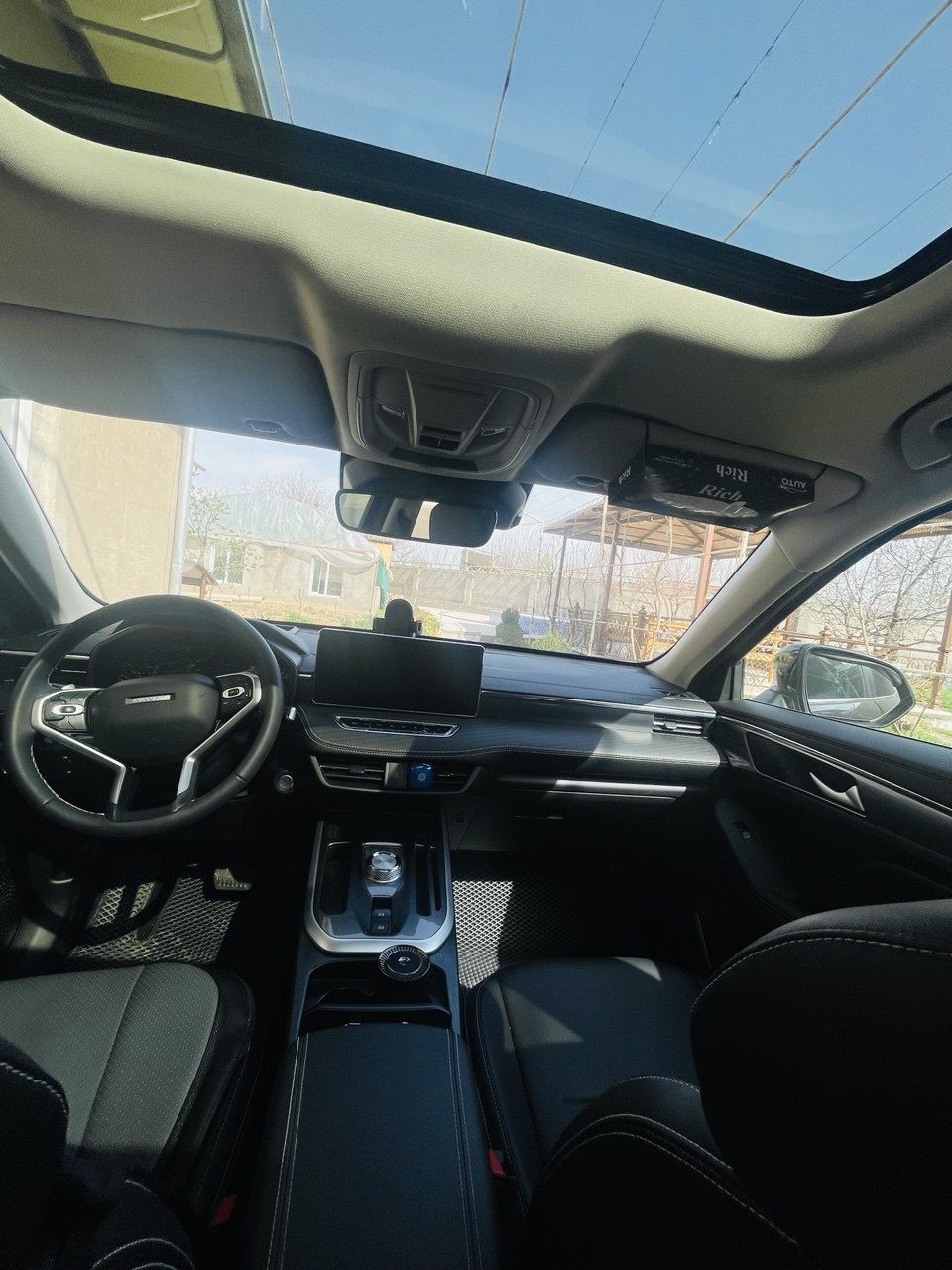 Продается автомобиль HAVAL JOLION premium