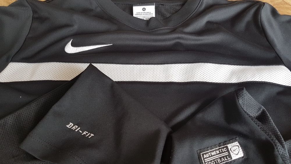 Tricou original Nike Dri-Fit S